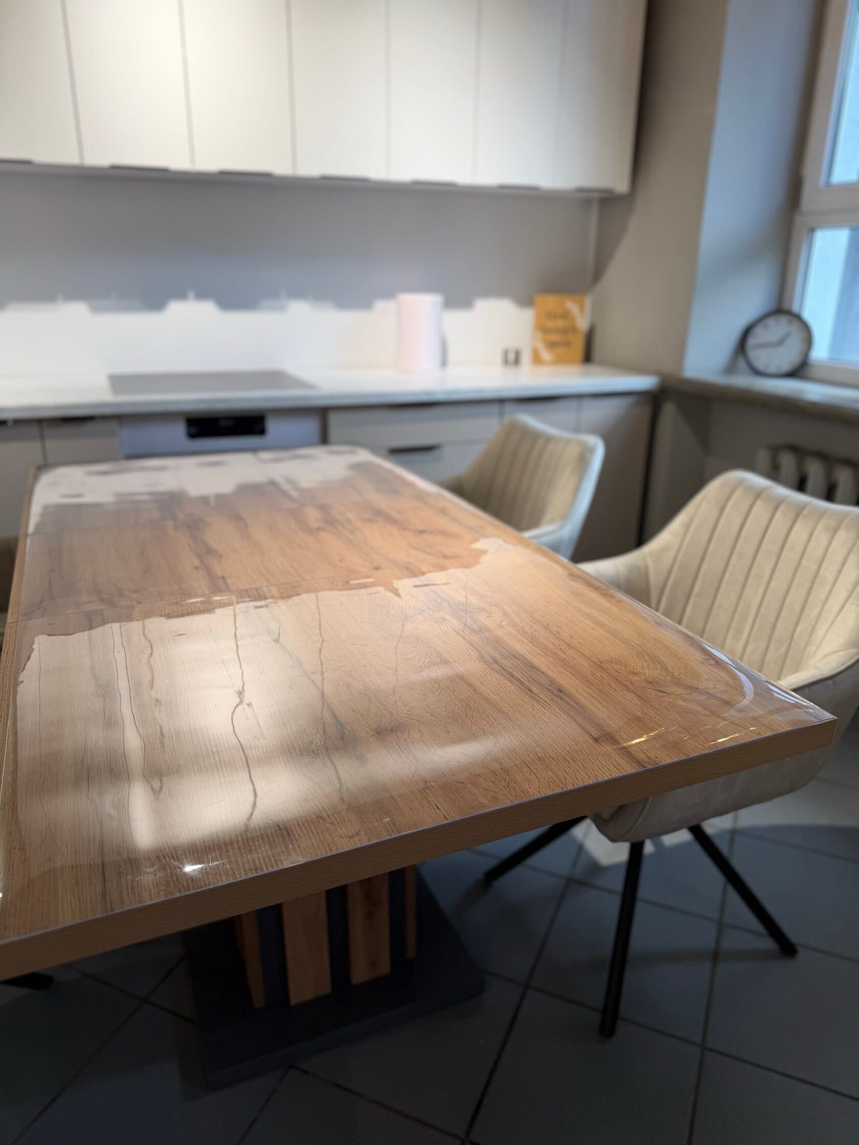 Przezroczysta mata ochronna 50×60 cm z miękkiego szkła połysk